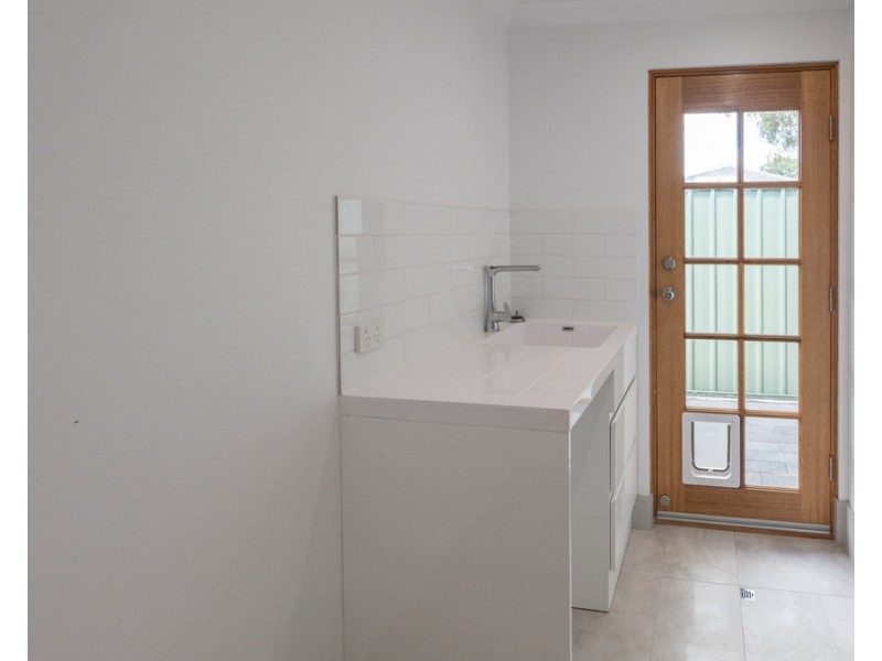 2 Diedre Street, Broadwater WA 6280