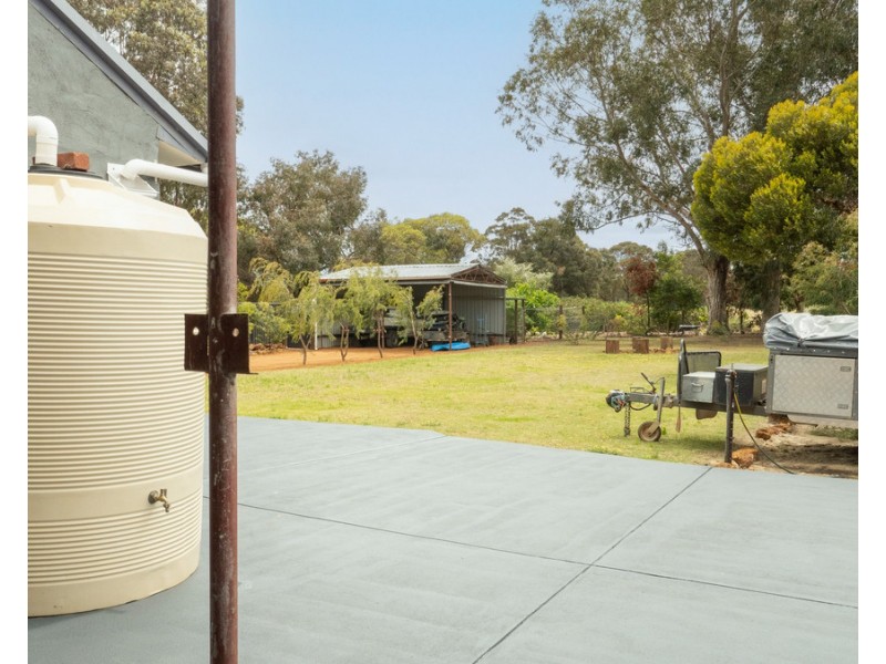 6 EDWARDS Road, Stirling Estate WA 6271