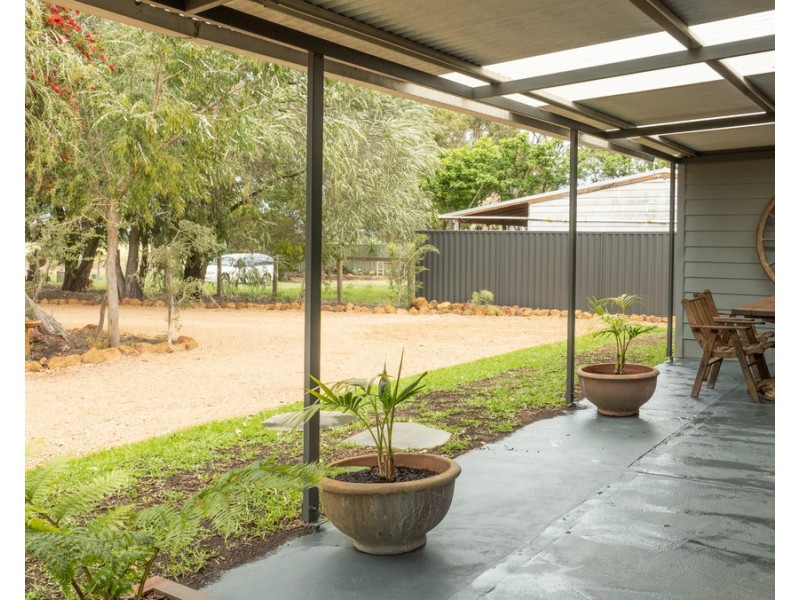 6 EDWARDS Road, Stirling Estate WA 6271