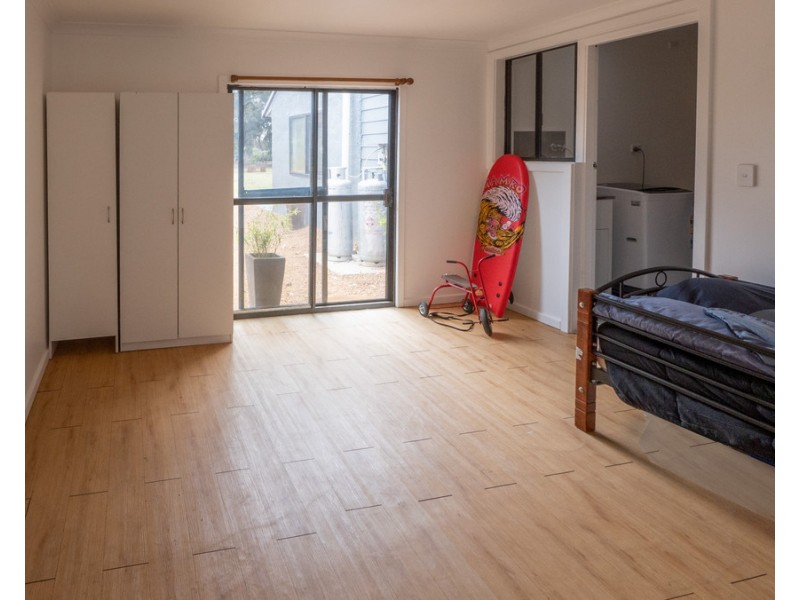 6 EDWARDS Road, Stirling Estate WA 6271