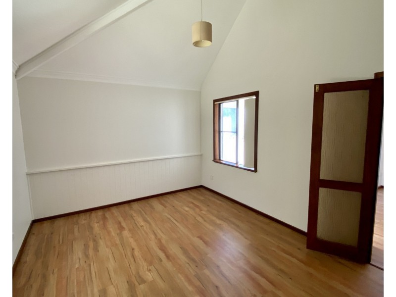 28 CHAPMAN Street, Dunsborough WA 6281