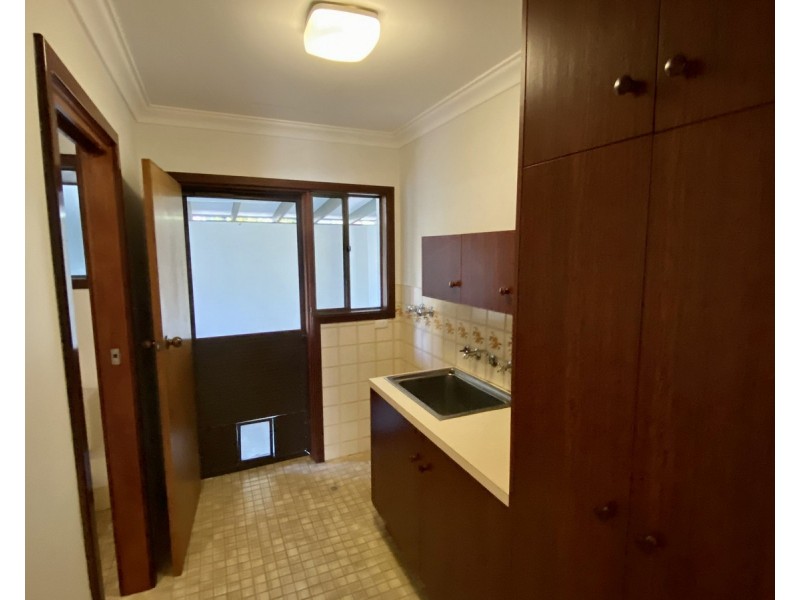 28 CHAPMAN Street, Dunsborough WA 6281