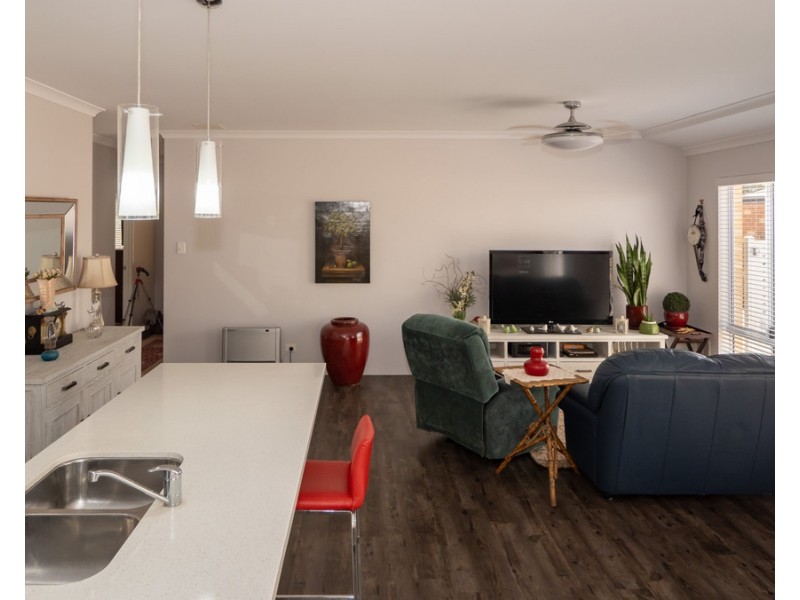 12 Bourke Way, Broadwater WA 6280