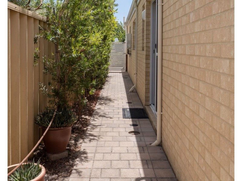 12 Bourke Way, Broadwater WA 6280