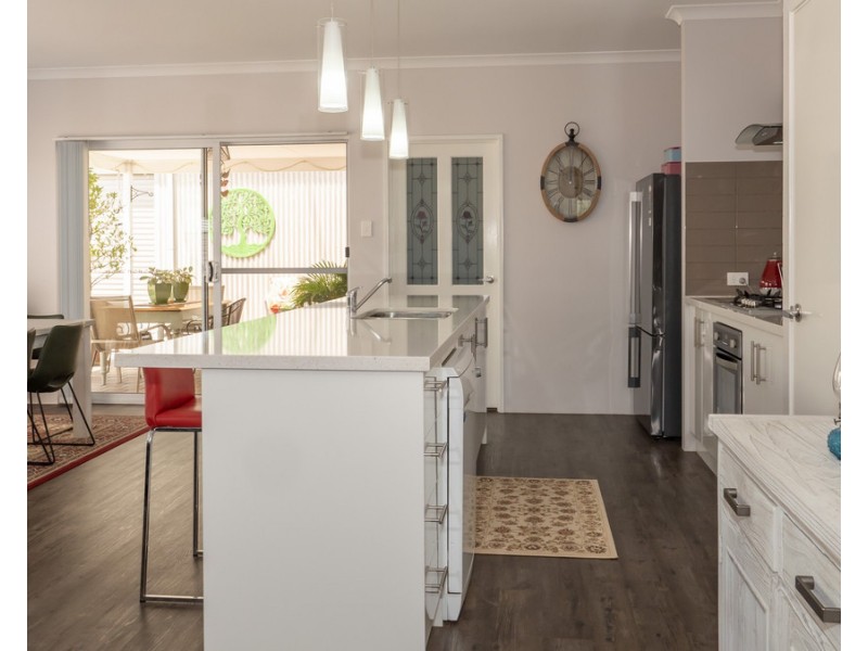 12 Bourke Way, Broadwater WA 6280