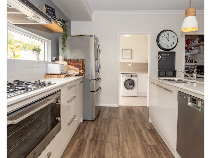 10 Tweed Street, Yalyalup WA 6280