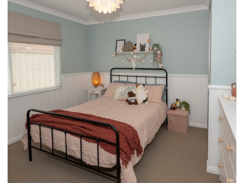 10 Tweed Street, Yalyalup WA 6280