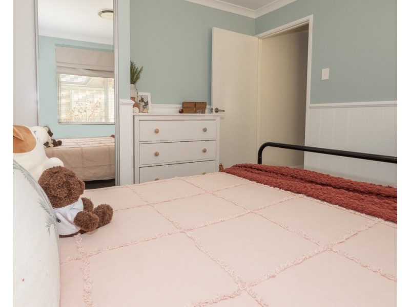 10 Tweed Street, Yalyalup WA 6280