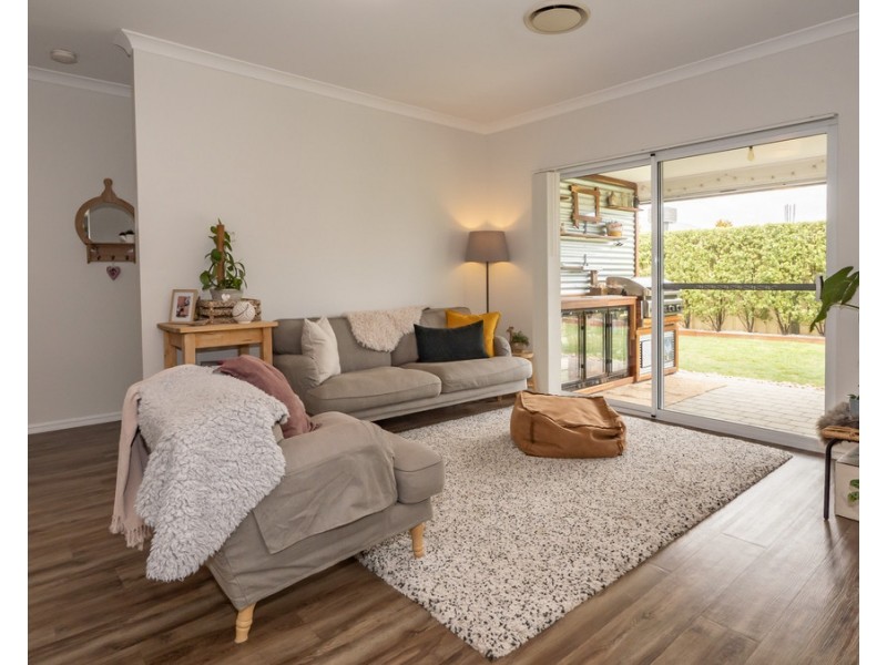 10 Tweed Street, Yalyalup WA 6280