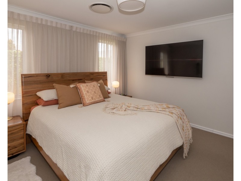 10 Tweed Street, Yalyalup WA 6280