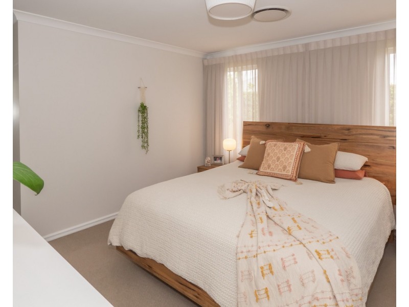 10 Tweed Street, Yalyalup WA 6280