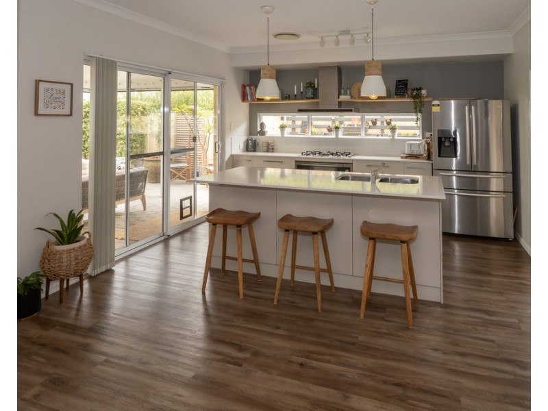 10 Tweed Street, Yalyalup WA 6280