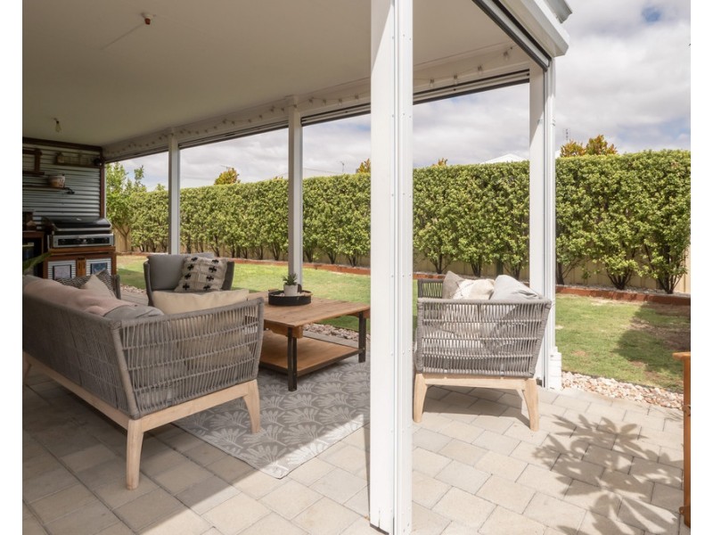 10 Tweed Street, Yalyalup WA 6280