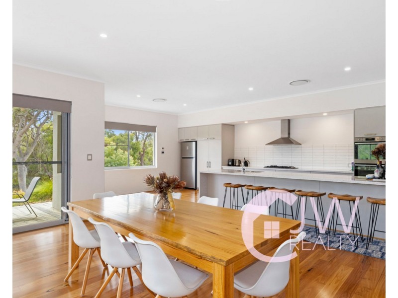 18 SAINSBURY Loop, Yallingup WA 6282