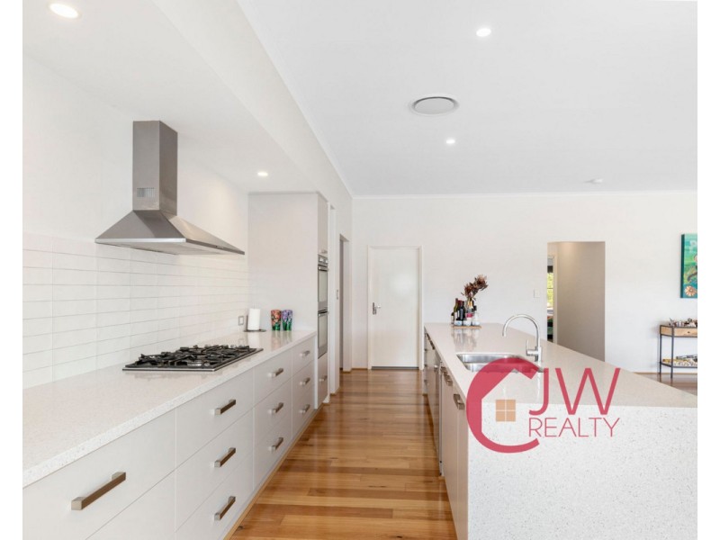 18 SAINSBURY Loop, Yallingup WA 6282