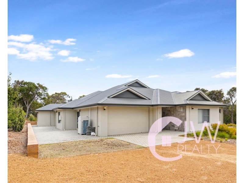 18 SAINSBURY Loop, Yallingup WA 6282