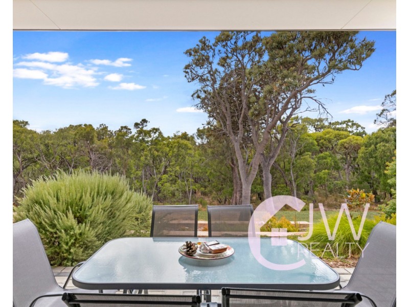 18 SAINSBURY Loop, Yallingup WA 6282
