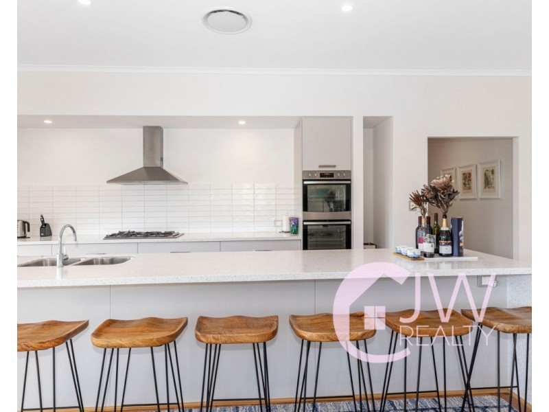 18 SAINSBURY Loop, Yallingup WA 6282