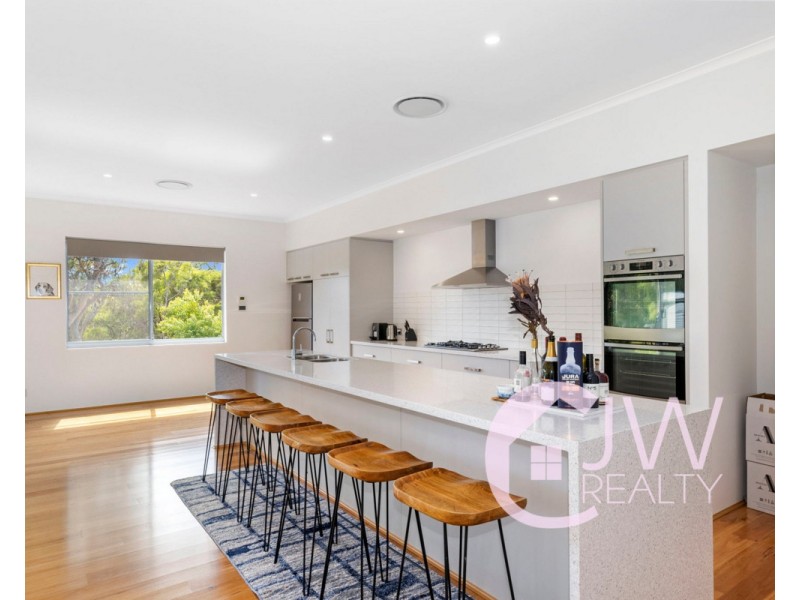 18 SAINSBURY Loop, Yallingup WA 6282