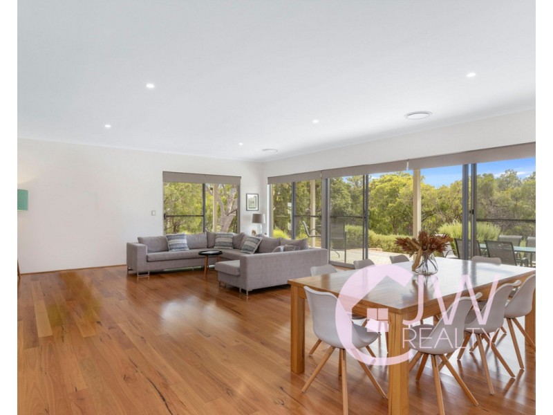 18 SAINSBURY Loop, Yallingup WA 6282