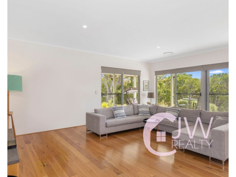 18 SAINSBURY Loop, Yallingup WA 6282