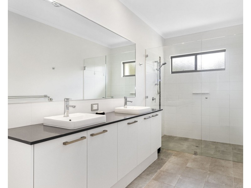 18 SAINSBURY Loop, Yallingup WA 6282