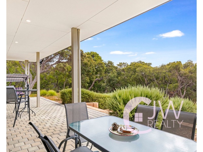 18 SAINSBURY Loop, Yallingup WA 6282