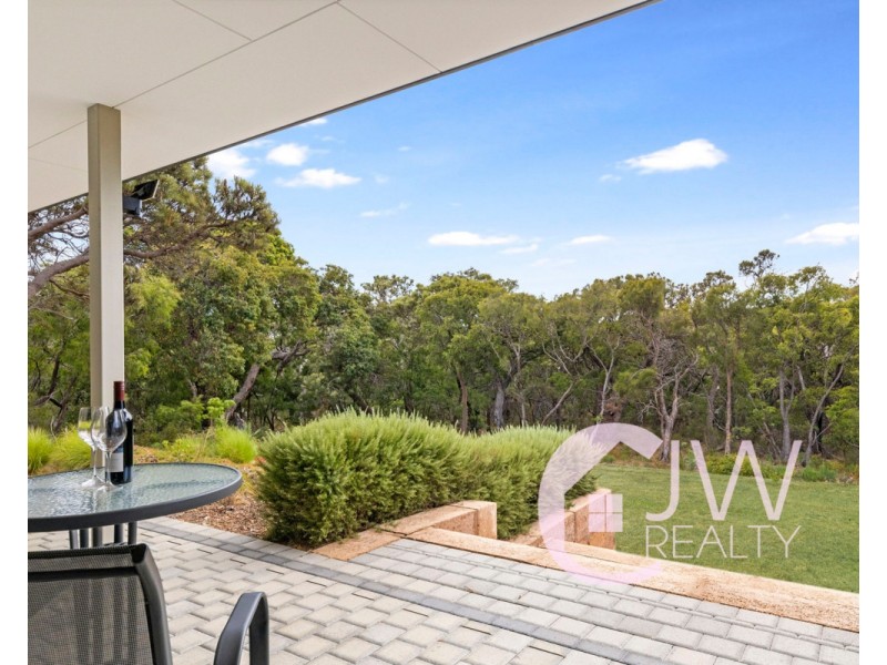 18 SAINSBURY Loop, Yallingup WA 6282