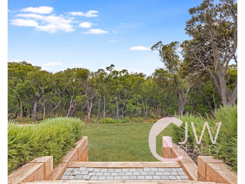 18 SAINSBURY Loop, Yallingup WA 6282