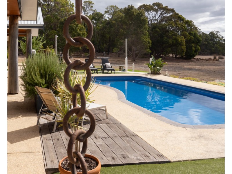 156 Chapman Hill East Road, Chapman Hill WA 6280
