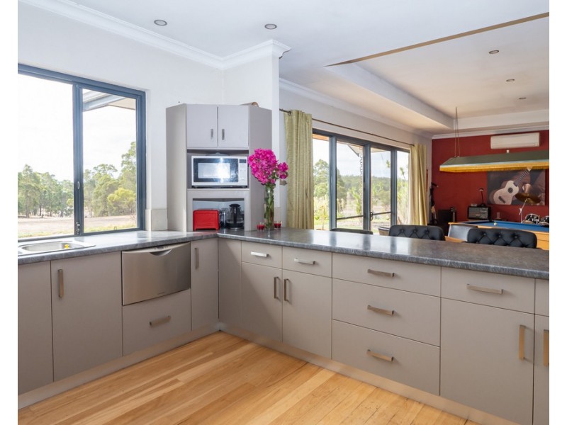 156 Chapman Hill East Road, Chapman Hill WA 6280
