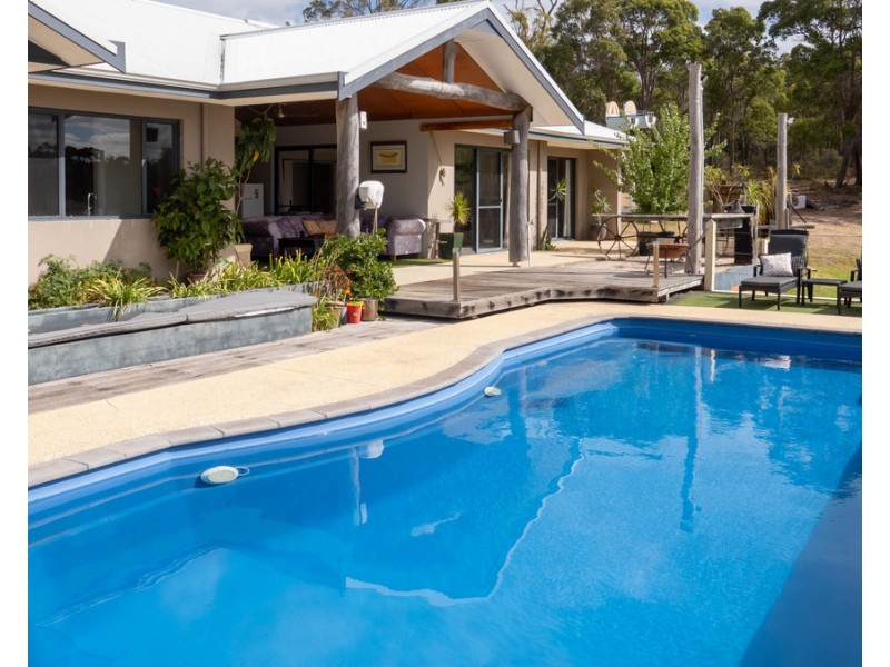 156 Chapman Hill East Road, Chapman Hill WA 6280
