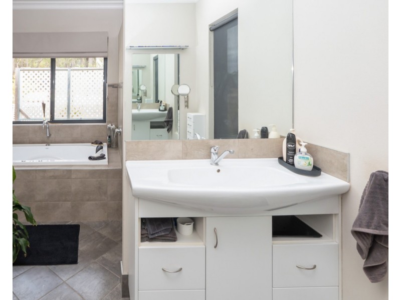 156 Chapman Hill East Road, Chapman Hill WA 6280