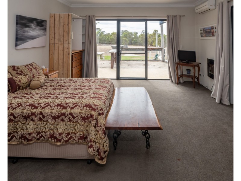 156 Chapman Hill East Road, Chapman Hill WA 6280