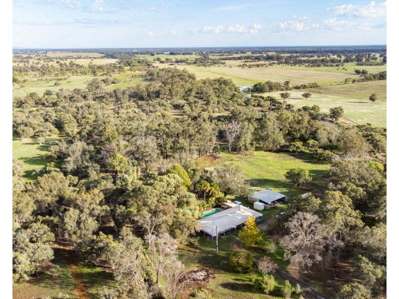 16 Tompsett Road, Tutunup WA 6280