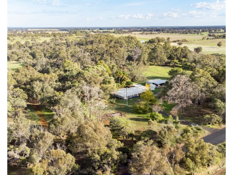 16 Tompsett Road, Tutunup WA 6280
