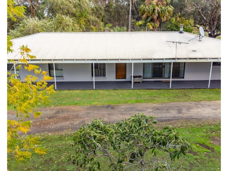 16 Tompsett Road, Tutunup WA 6280