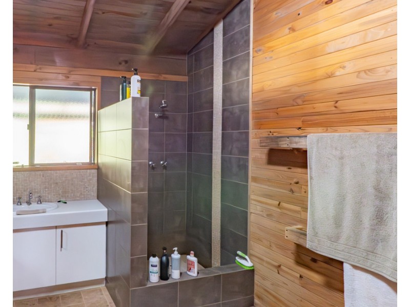 16 Tompsett Road, Tutunup WA 6280