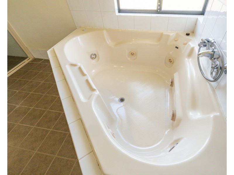 8 WHISTLER Cove, West Busselton WA 6280