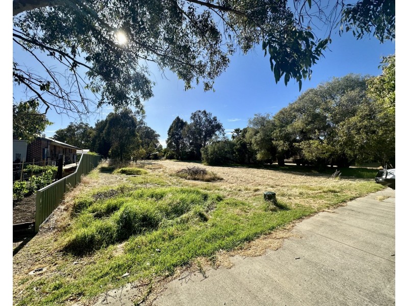 22 West Road, Capel WA 6271