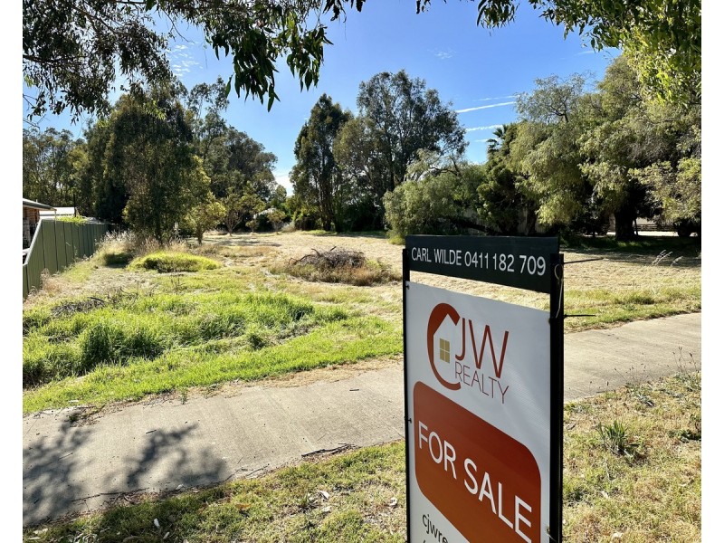 22 West Road, Capel WA 6271