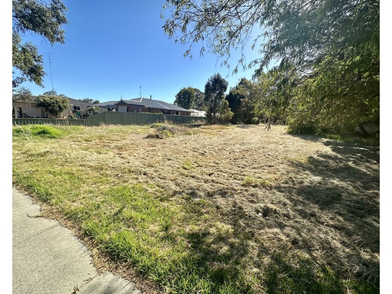 22 West Road, Capel WA 6271