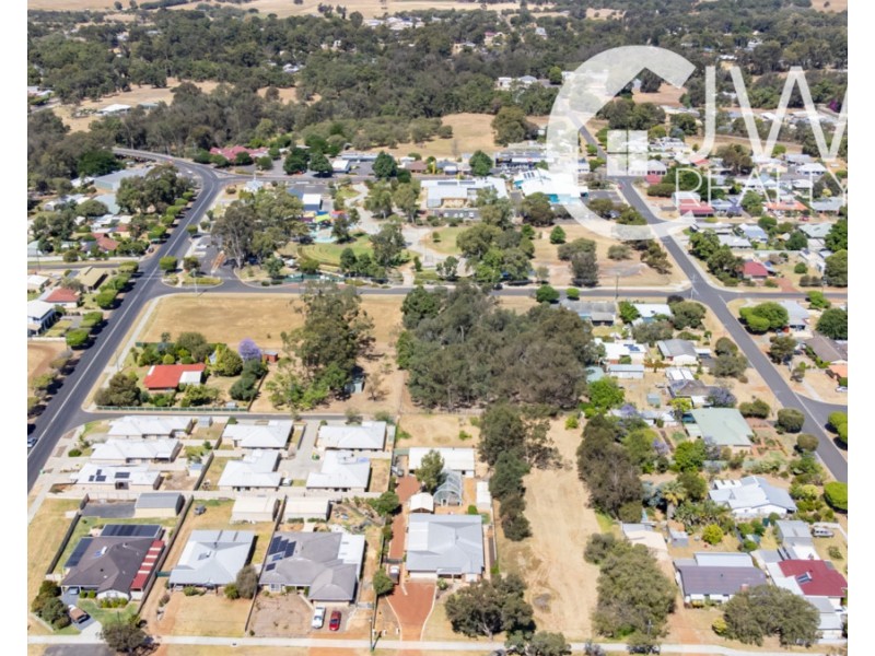 22 West Road, Capel WA 6271