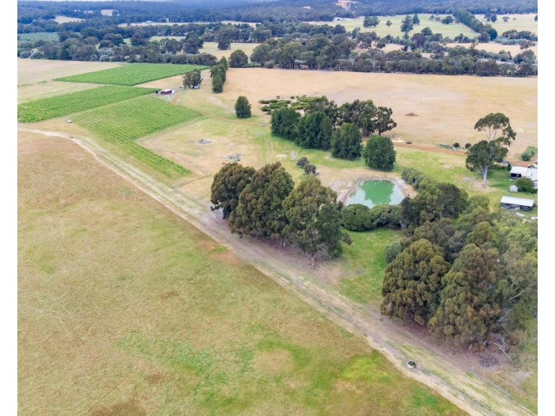 311 Yoongarillup Road, Sabina River WA 6280