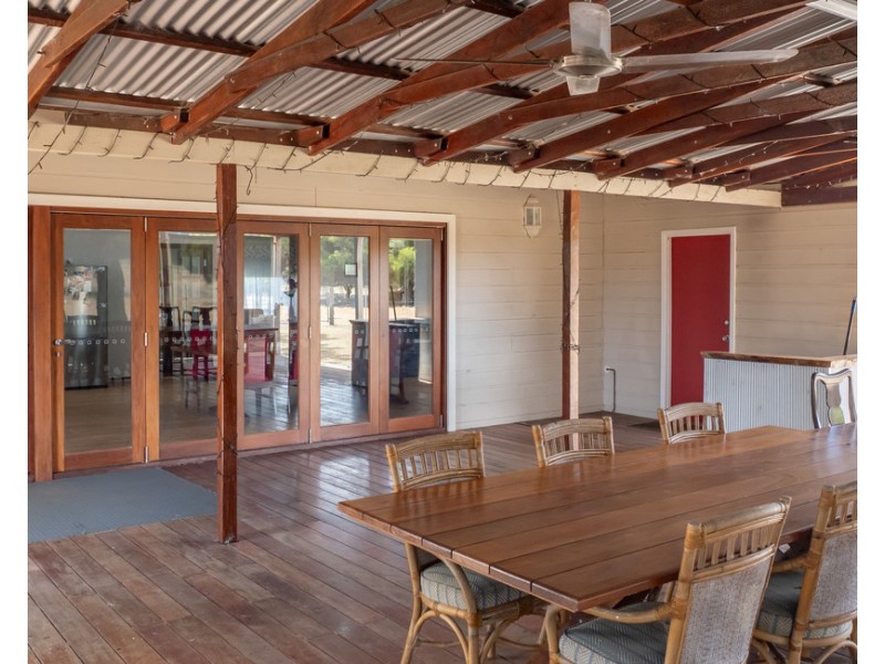 311 Yoongarillup Road, Sabina River WA 6280