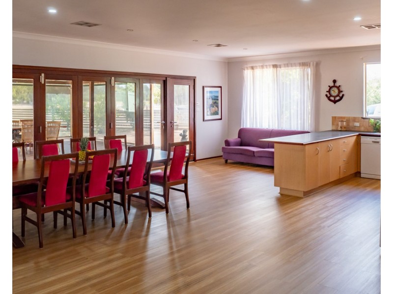 311 Yoongarillup Road, Sabina River WA 6280