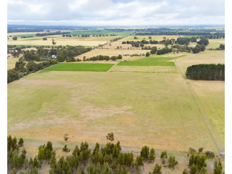 311 Yoongarillup Road, Sabina River WA 6280