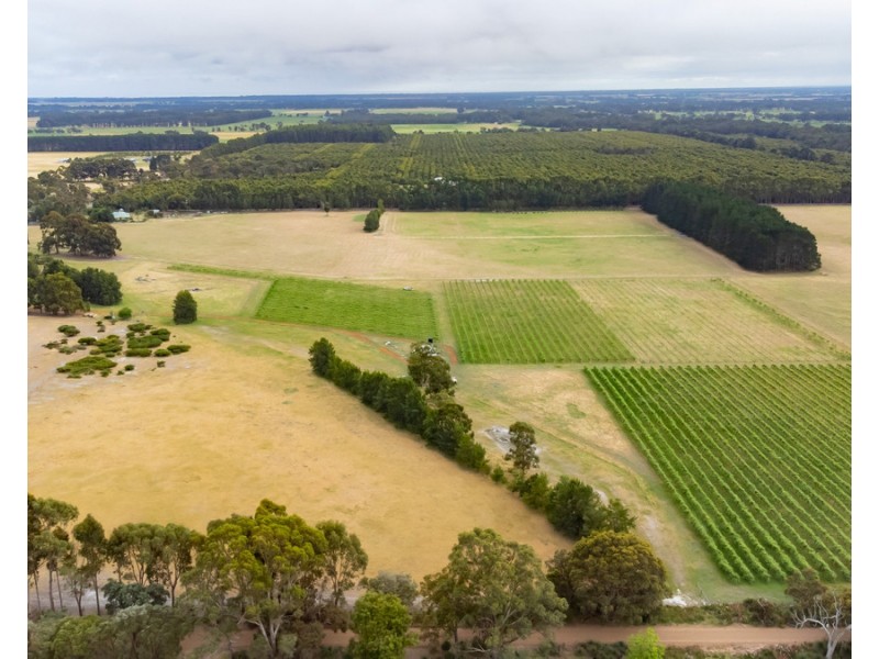 311 Yoongarillup Road, Sabina River WA 6280