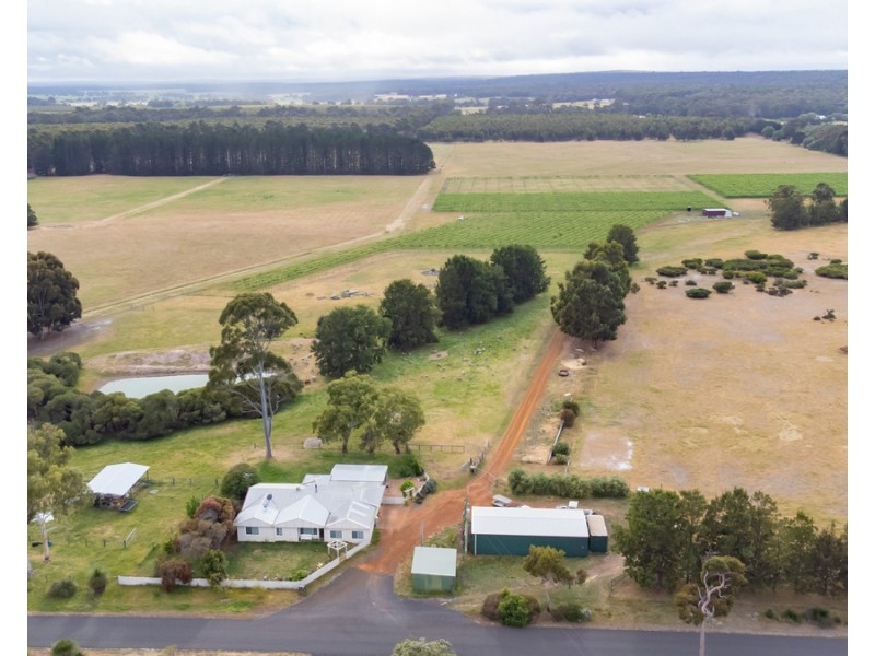 311 Yoongarillup Road, Sabina River WA 6280