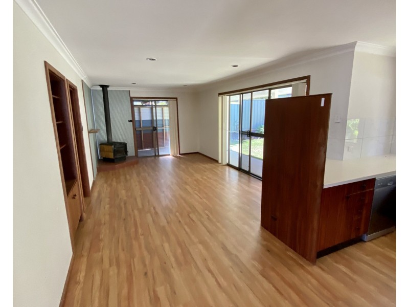 28 CHAPMAN Street, Dunsborough WA 6281